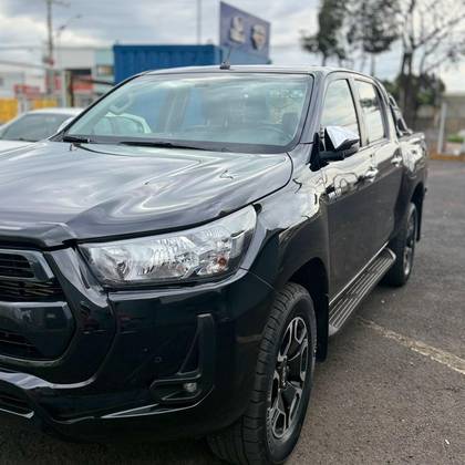 TOYOTA HILUX 2.8 D-4D TURBO DIESEL CD SRV 4X4 AUTOMÁTICO TOYOTA HILUX 2.8 D-4D TURBO DIESEL CD SRV 4X4 AUTOMÁTICO